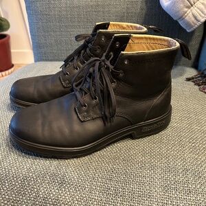Blundstone women's leather lined lace up boots 6.5 AU sizing